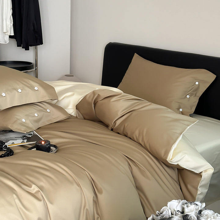 Reversible bedding set made of fine cotton satin with button placket and contrasting back