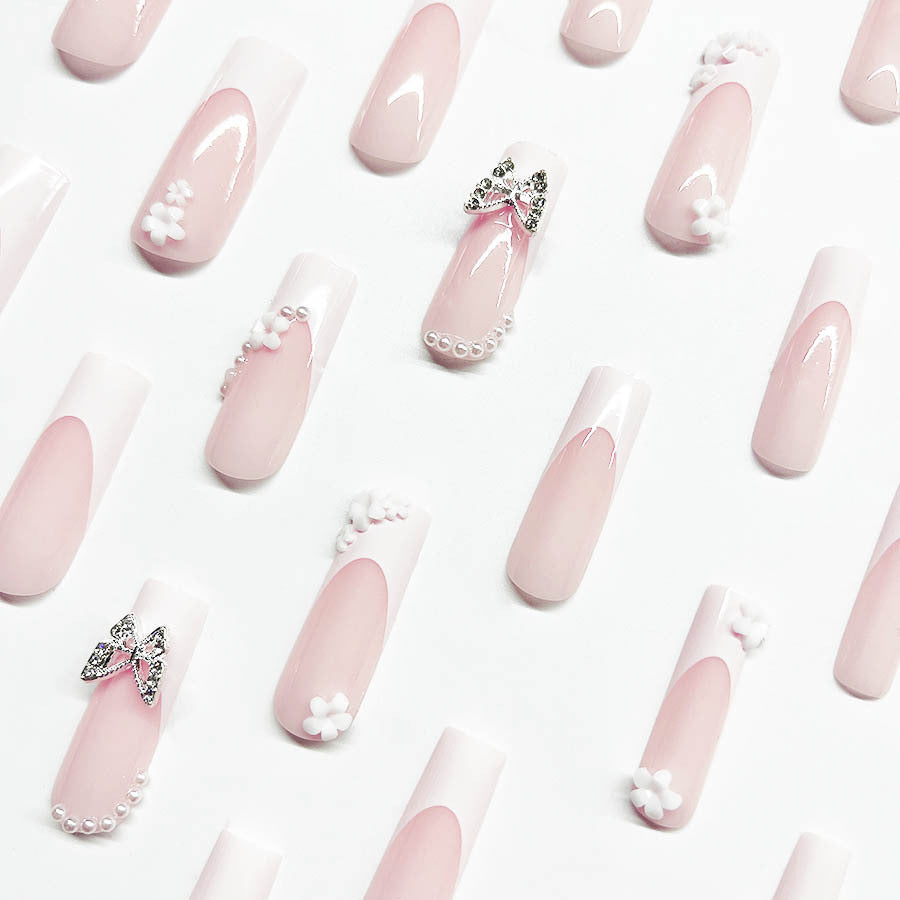 Artificial nails in elegant design Kalsten