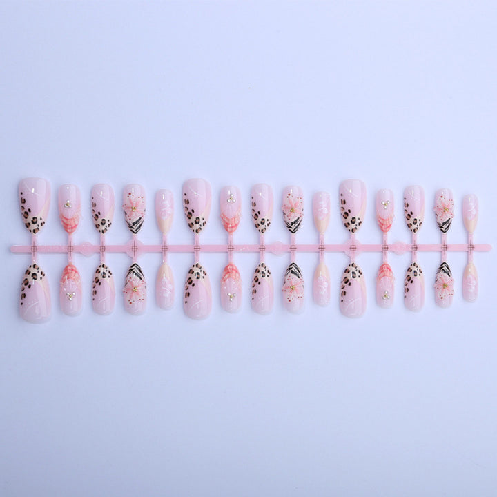 Trendy Artistic Press-On Nail Set