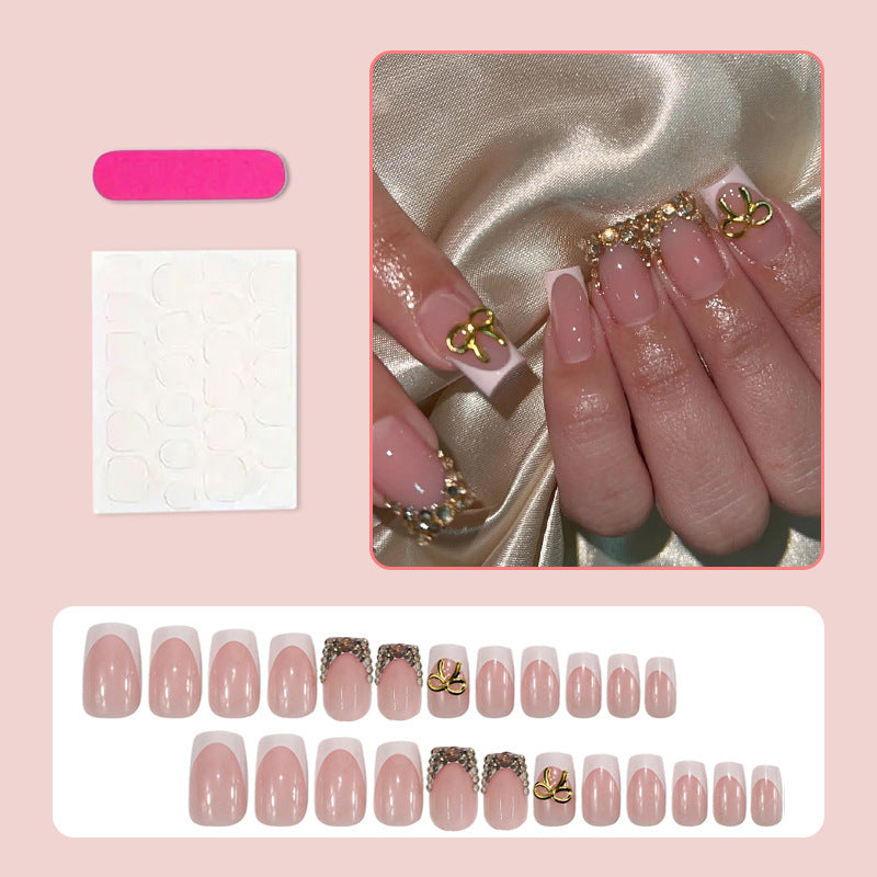 Artificial nail set with elegant gold embellishments Kalsten