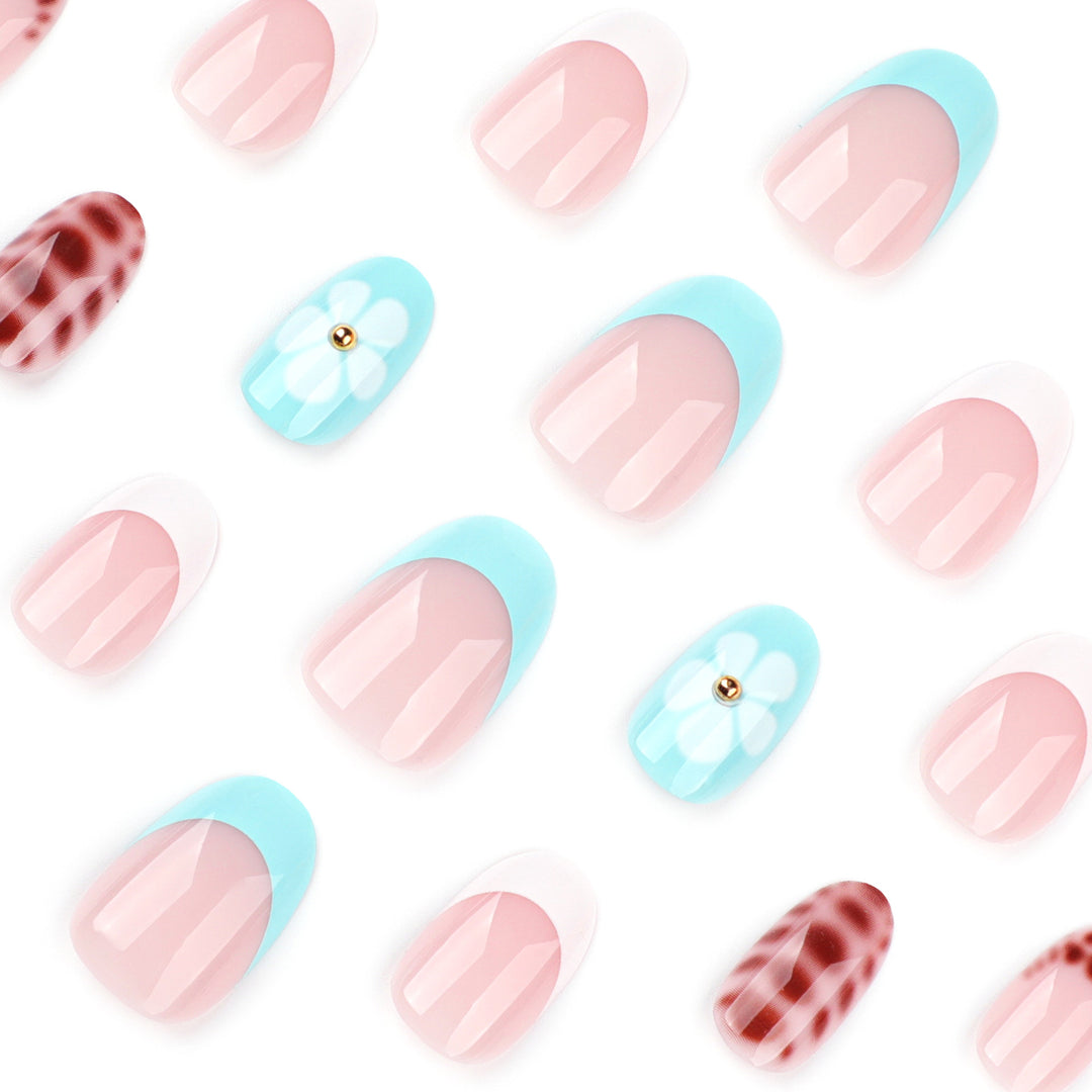 Artificial nail art with floral and geometric elements Kalsten