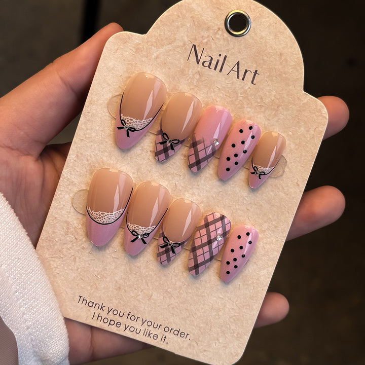 Elegant Vintage-Inspired Press-On Nail Set Kalsten
