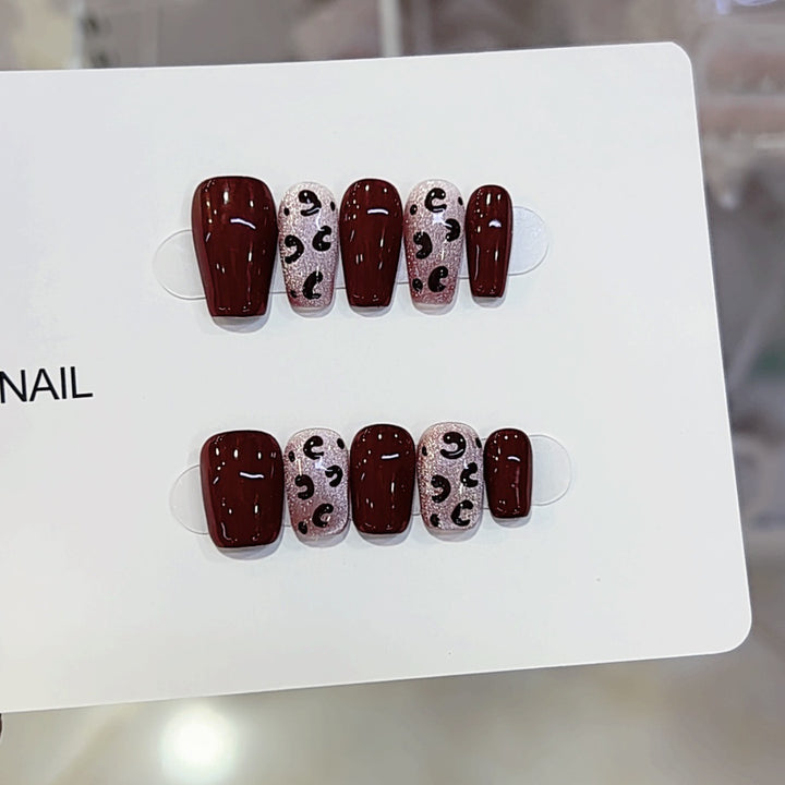 Stylish Press-On Nail Art Set Kalsten