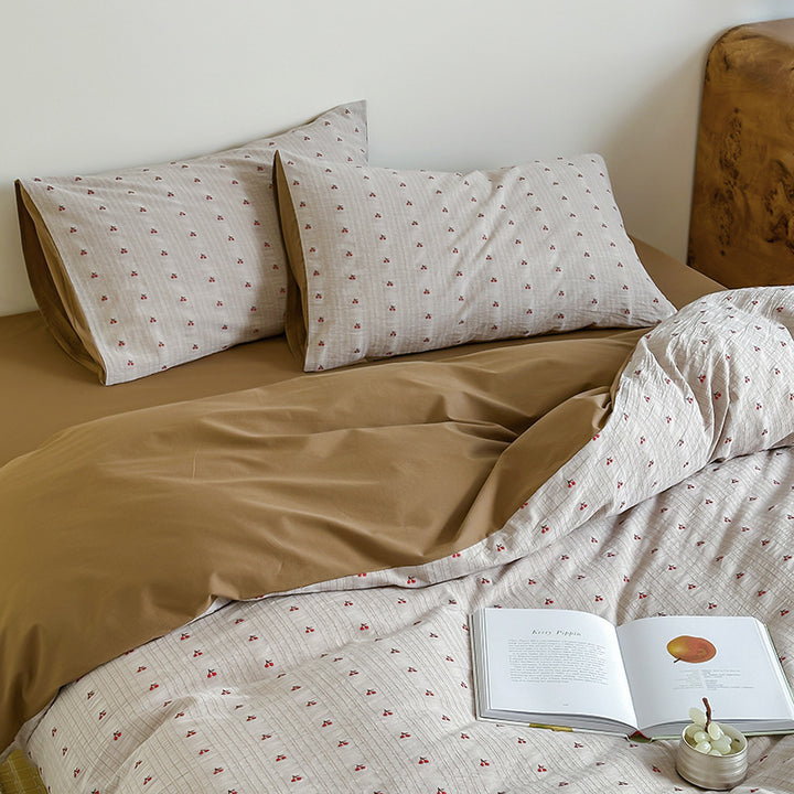 Soft double gauze bed cover set with small polka dot flower print