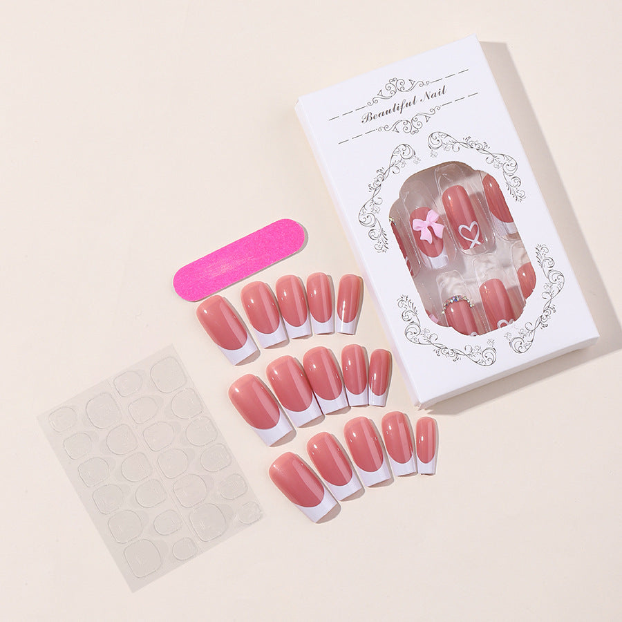 Artificial nail set with elegant design and detailed accents Kalsten