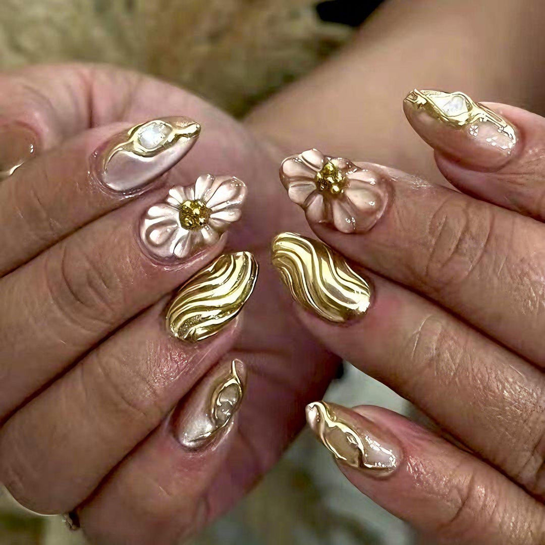 Artistic Floral and Metallic Press-On Nail Art Kalsten