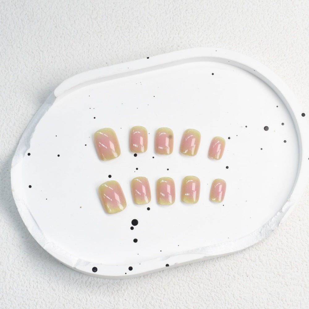 Artificial nails with elegant ombre look Kalsten