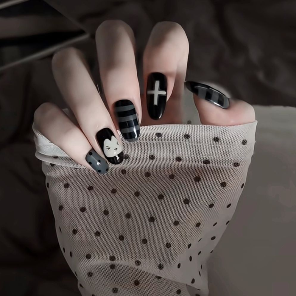 Artistic Press-On Nail Enhancements Kalsten