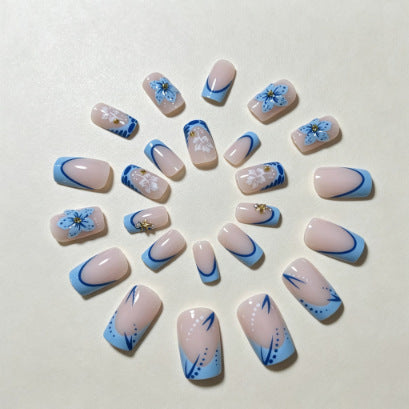 Floral-Themed Press-On Nail Art Kalsten
