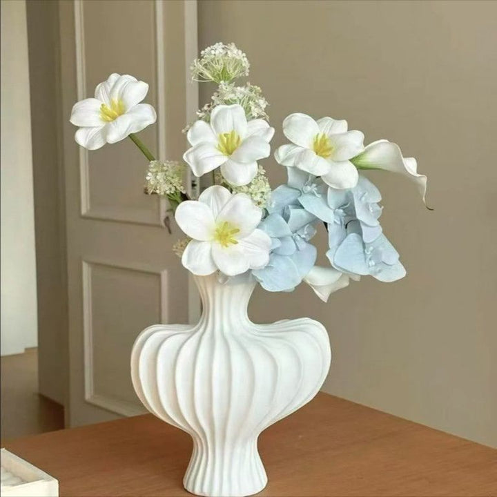 Beautiful Floral Wedding Bouquet for Special Celebrations