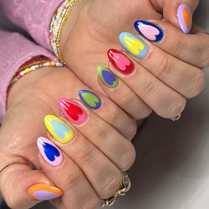 Artificial nails in modern heart design Kalsten