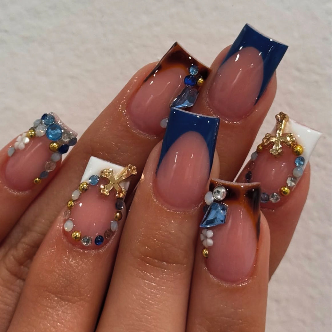 Artful fingernails with elegant embellishments Kalsten