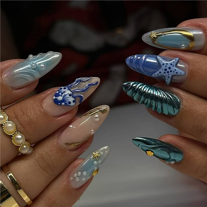 Artistic Beach-Inspired Press-On Nail Art Kalsten
