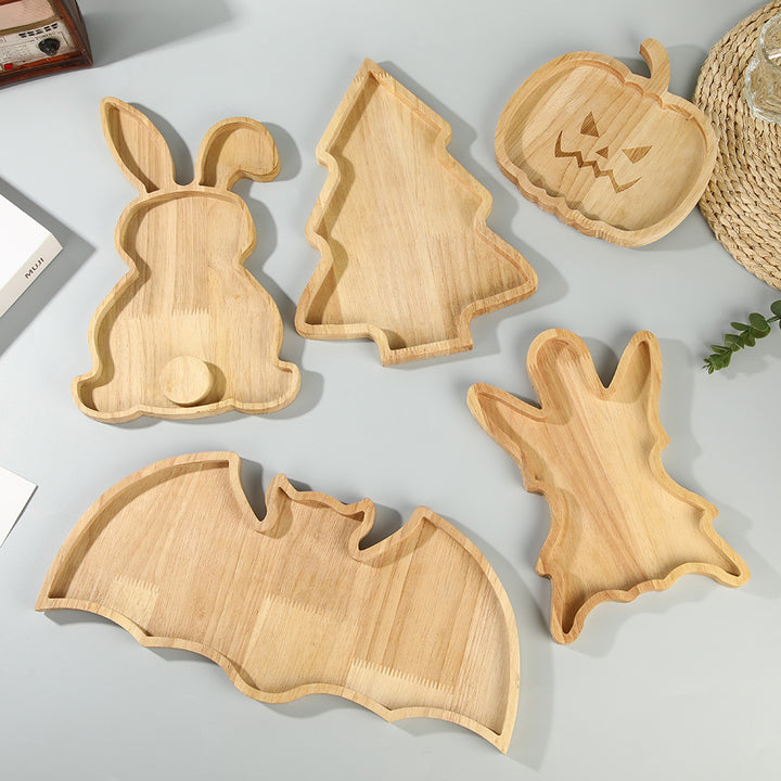 Christmas tree-shaped serving board made of solid wood with carved groove