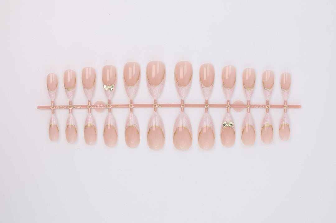 Elegant Nail Art Kalsten