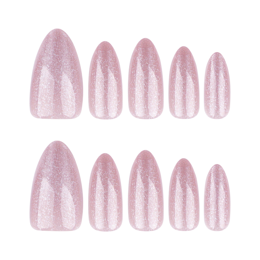 Elegant and glamorous nail art Kalsten