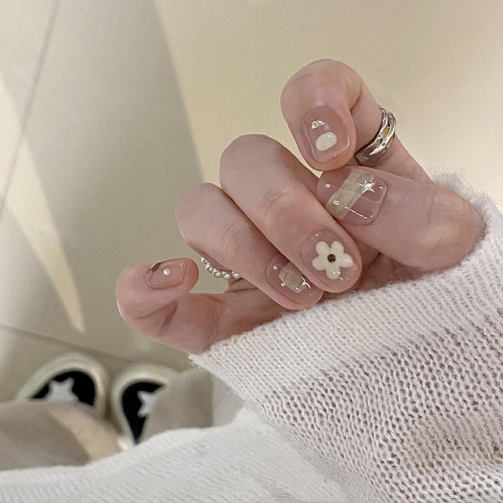 Artificial nails with elegant floral designs Kalsten
