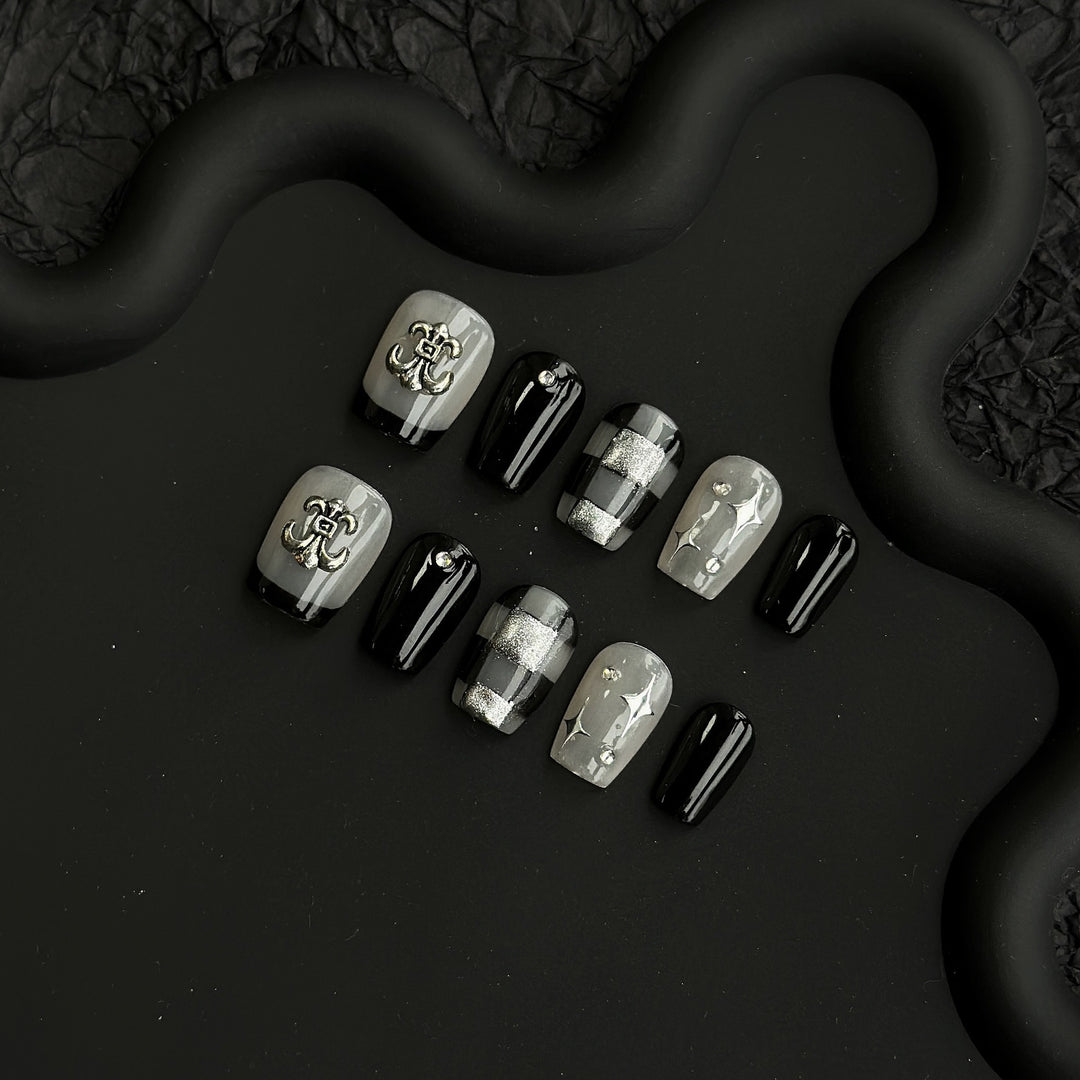 Chic Decorative Press-On Nail Set