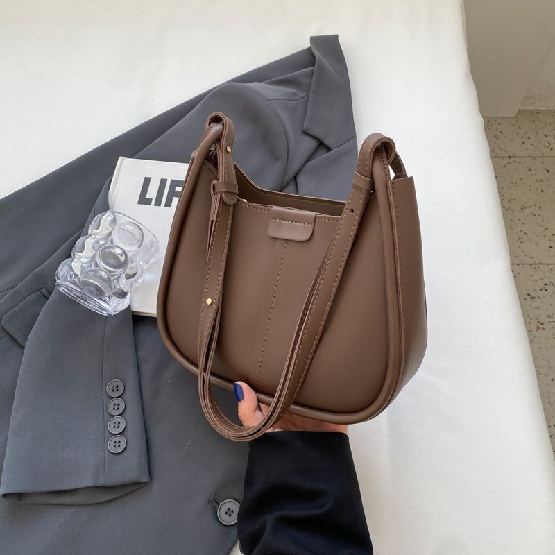 Contemporary Minimalist Shoulder Bag Kalsten