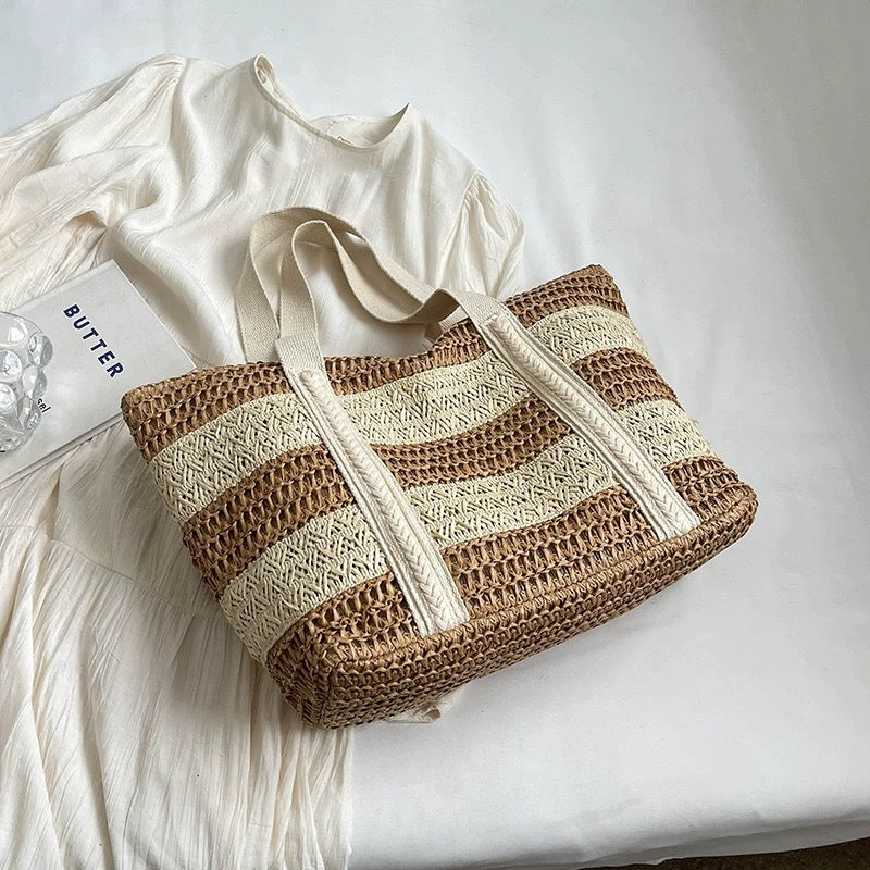 Beach bag made of sustainable natural material with structured design Kalsten