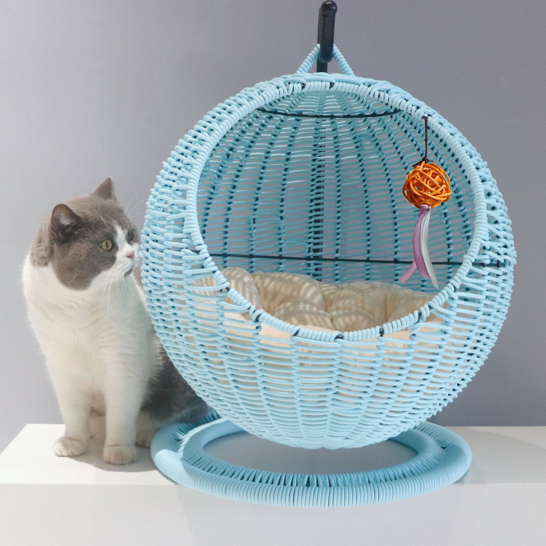 Hanging chair made of natural material Kalsten