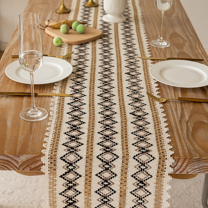 Decorative Chain Link Table Runner