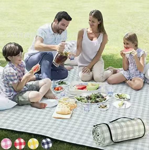 Picnic Blanket with Water-Resistant Backing Kalsten