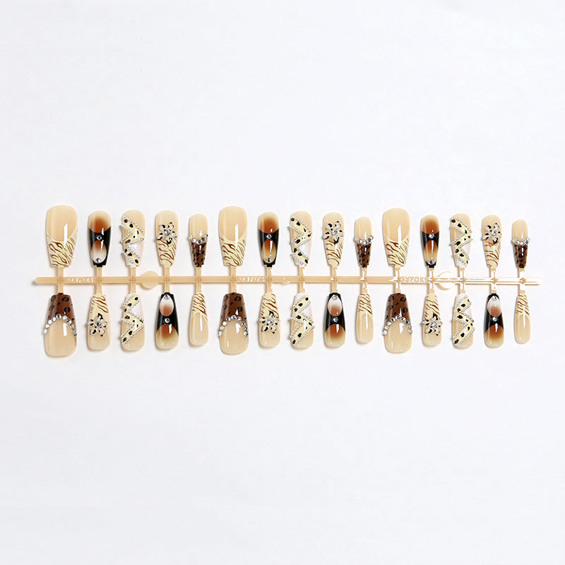 Glamorous Nail Set Kalsten