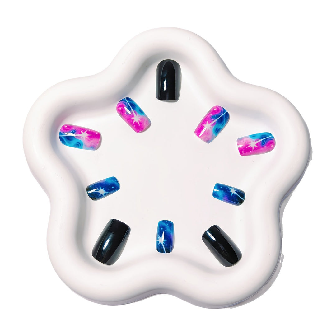 Galactic-Themed Nail Art Kalsten