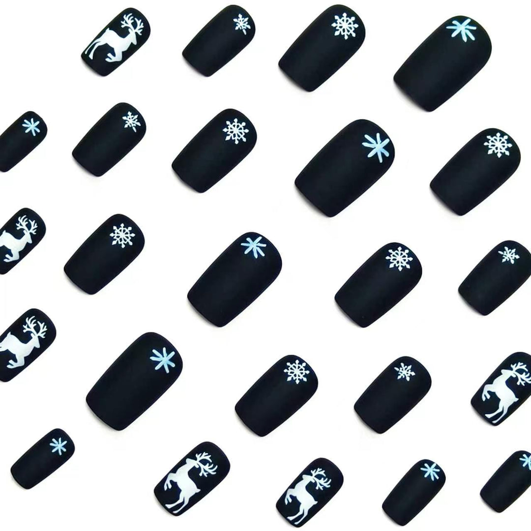 Artistic Holiday-Themed Nail Art Kalsten
