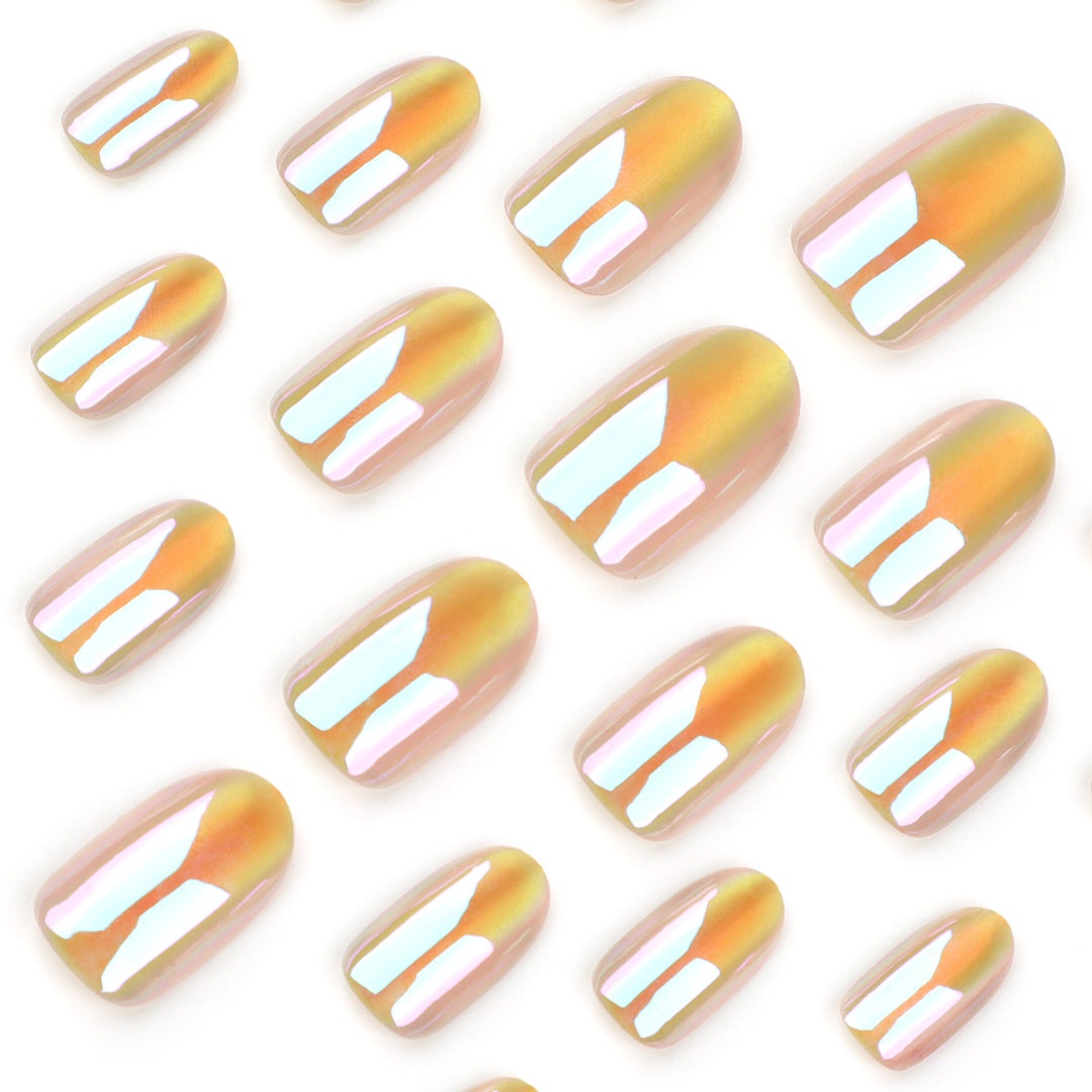Glittering nail art with holographic effects Kalsten