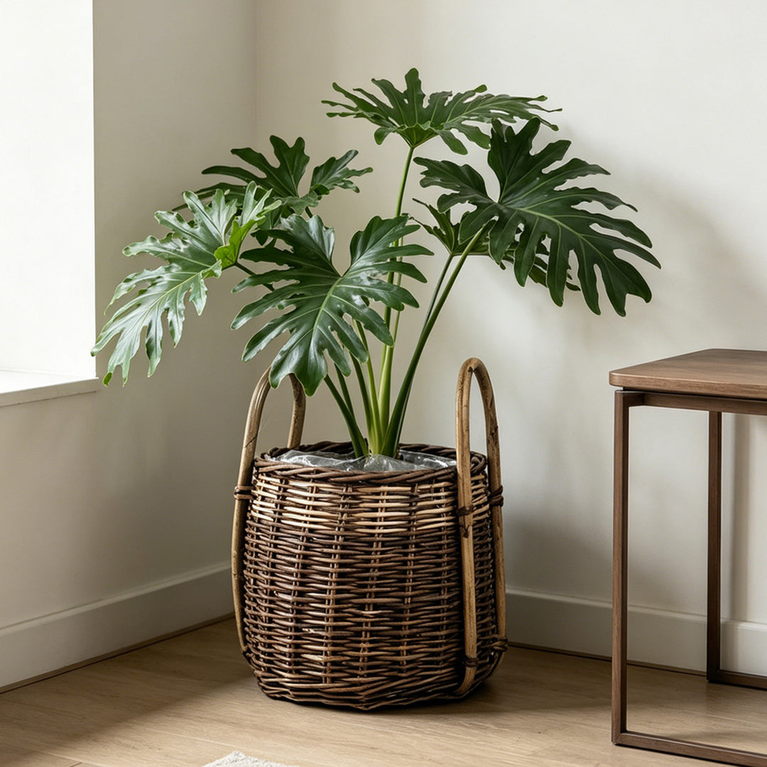 Handcrafted storage basket with natural fiber Kalsten