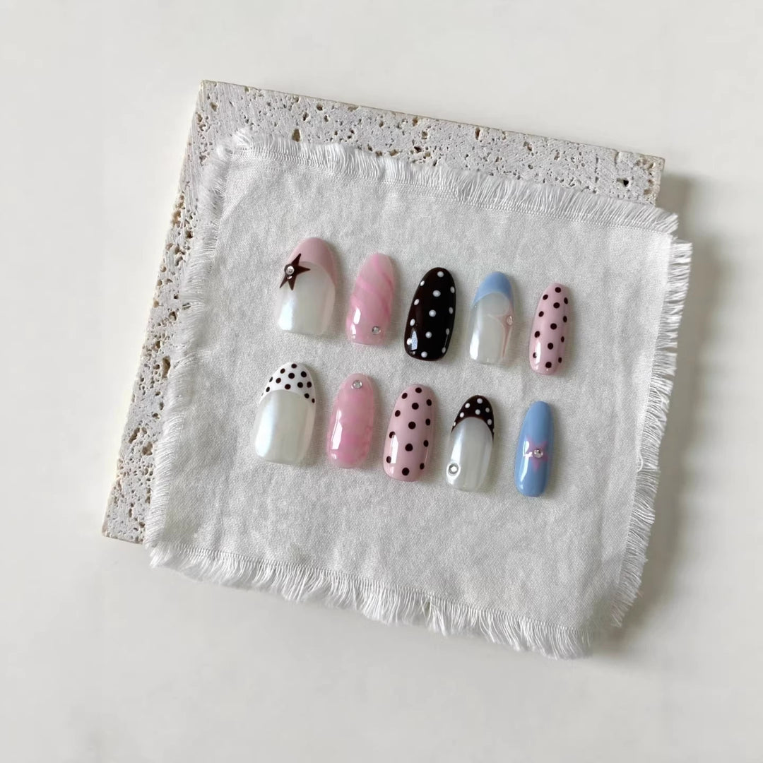 Creative Dotted Press-On Nail Art Set