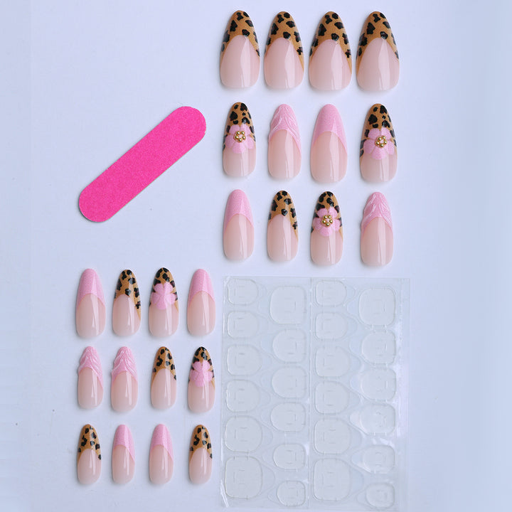 Artificial nails with luxurious leopard design and elegant accents Kalsten