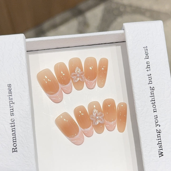 Artificial nails with romantic 3D flower accents Kalsten