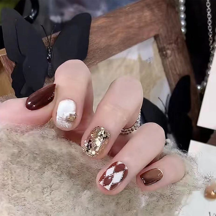 Artificial nail tips with glamorous details Kalsten