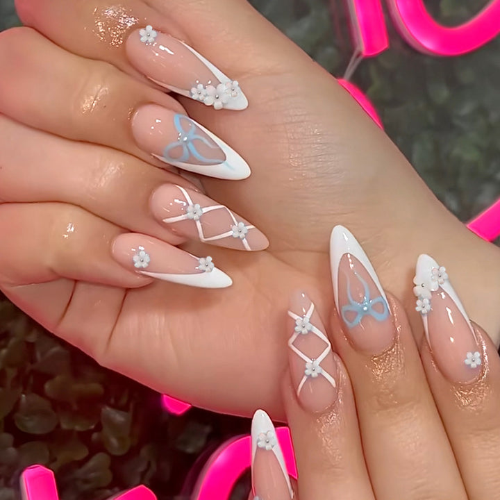 Elegant artificial nails with floral and decorative details Kalsten