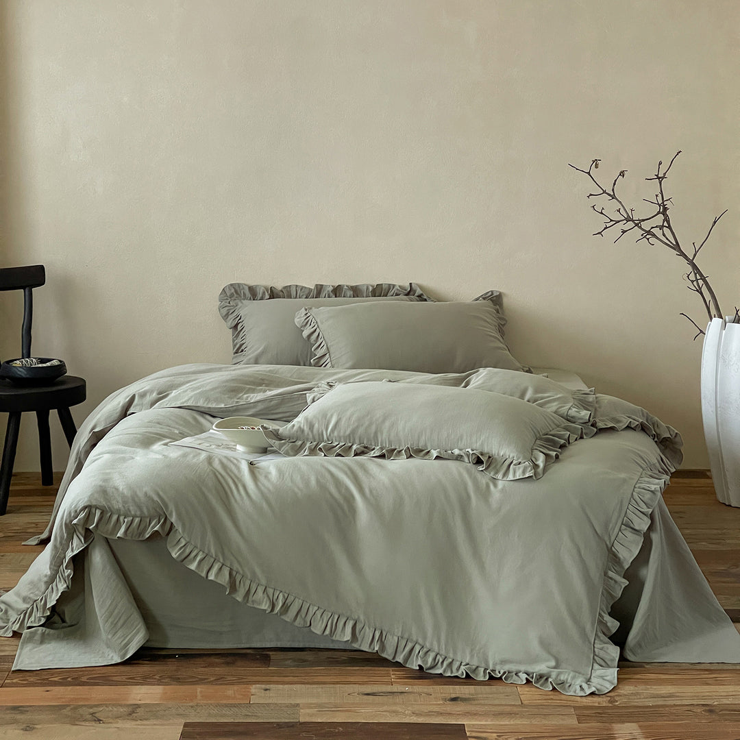 Elegant cotton bedding set with ruffle and soft percale finish