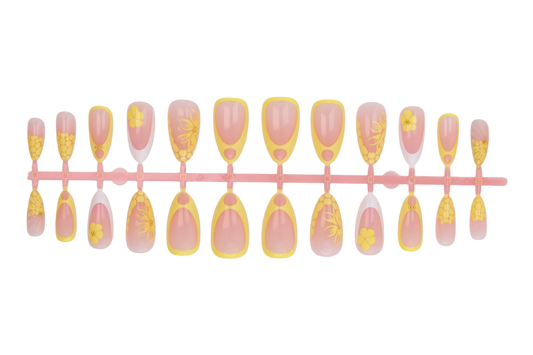 Nail art set with playful flower decorations Kalsten