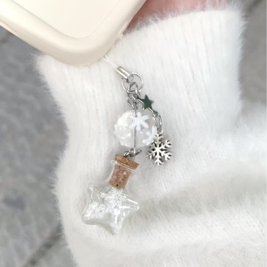 Decorative Snowflake Charm Keychain Kalsten