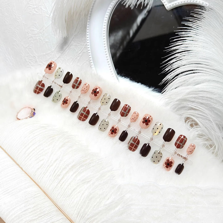 Creative Nail Art Set with Modern Designs Kalsten