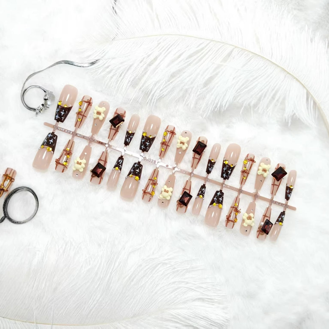 Artificial nails with living bear and gemstone accent Kalsten