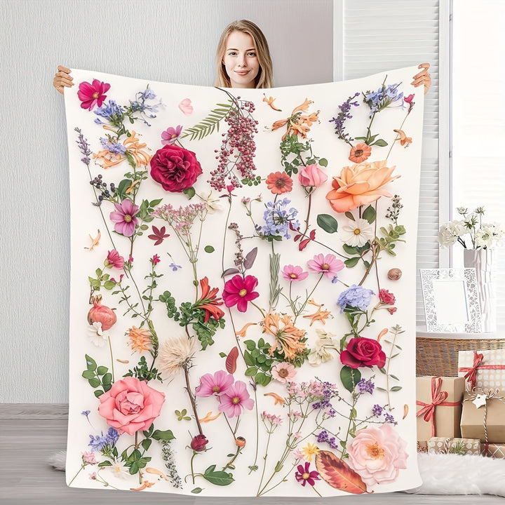 Floral-Themed Cozy Fleece Blanket