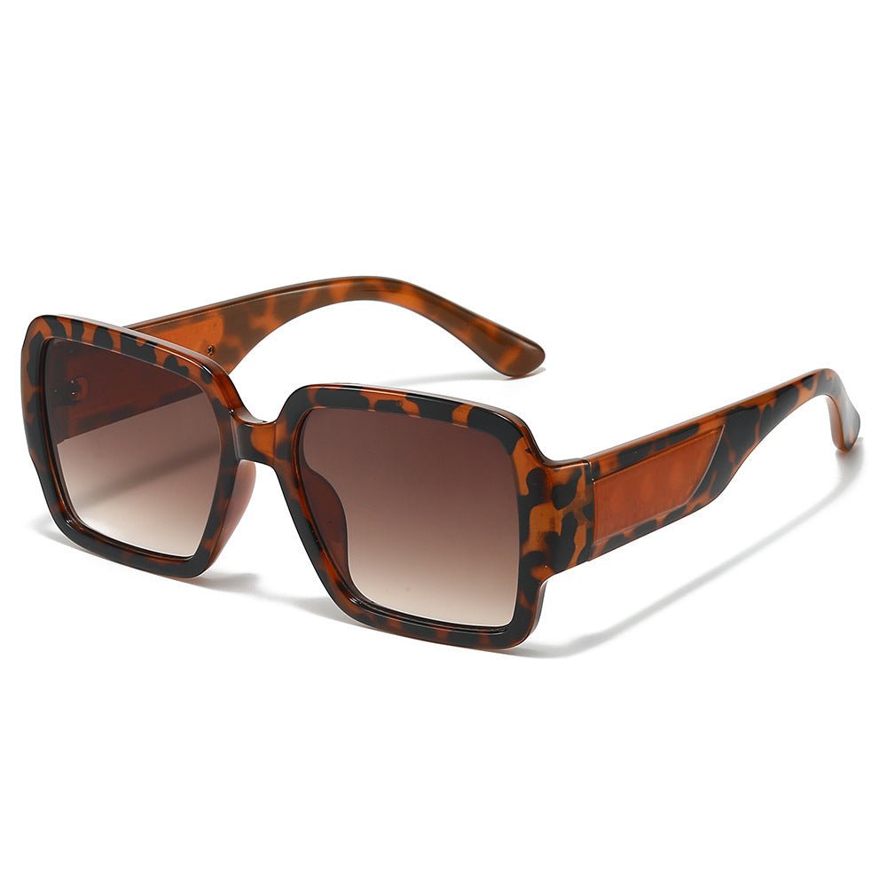 Wide-Brim Retro-Inspired Sunglasses Kalsten