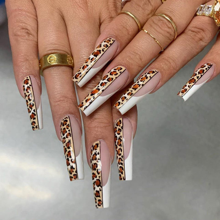 Artful nail extensions in modern leopard design Kalsten