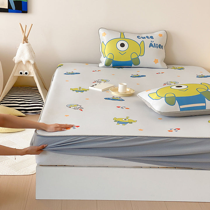 Kids Mattress Protector Topper with Non-Slip Bottom and Cute Bear Print