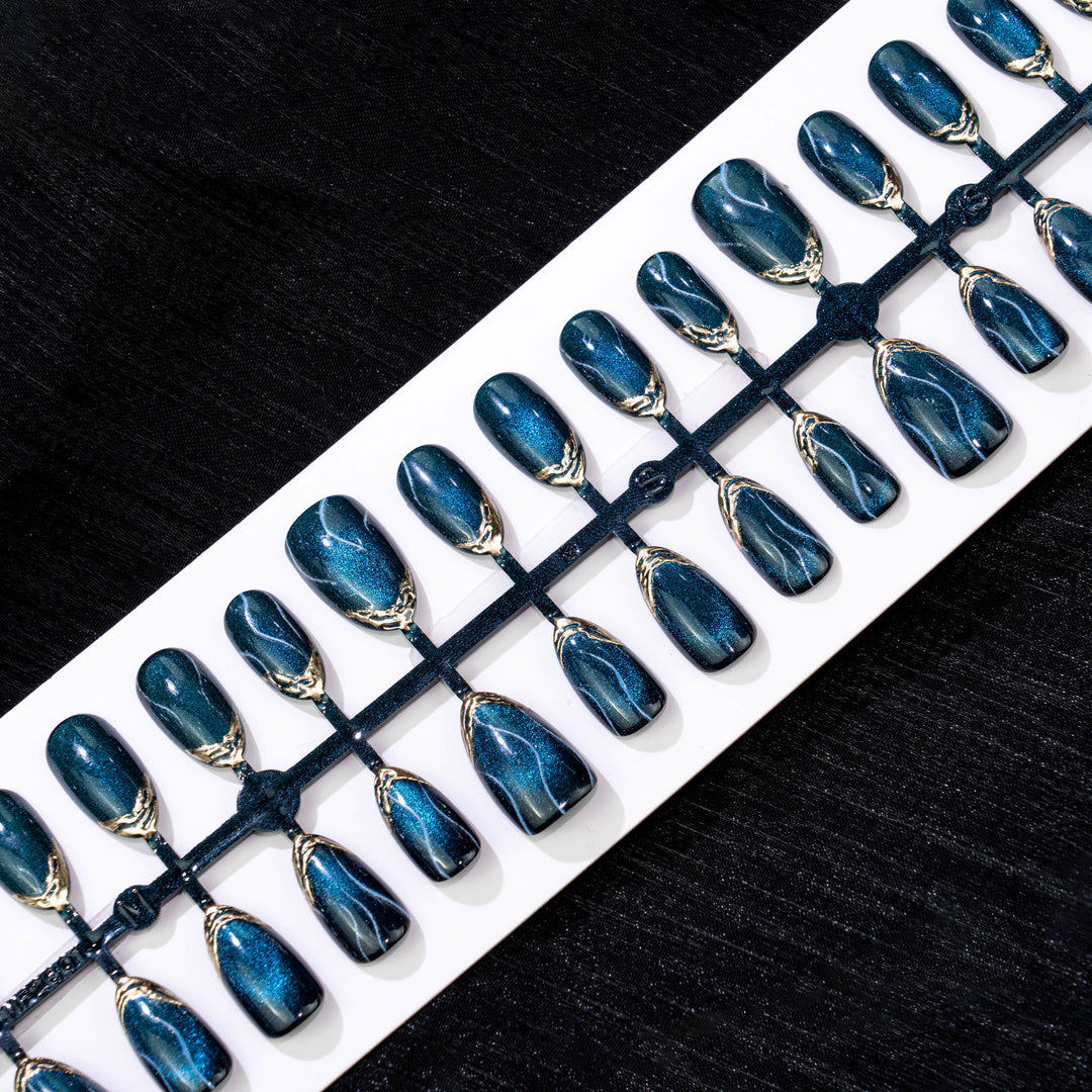 Glamorous Glittering Press-On Nail Set