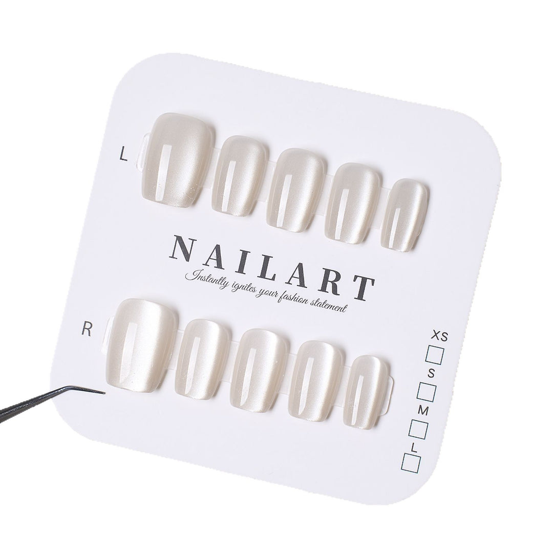 Artificial nail with luxurious pearlescent shine Kalsten