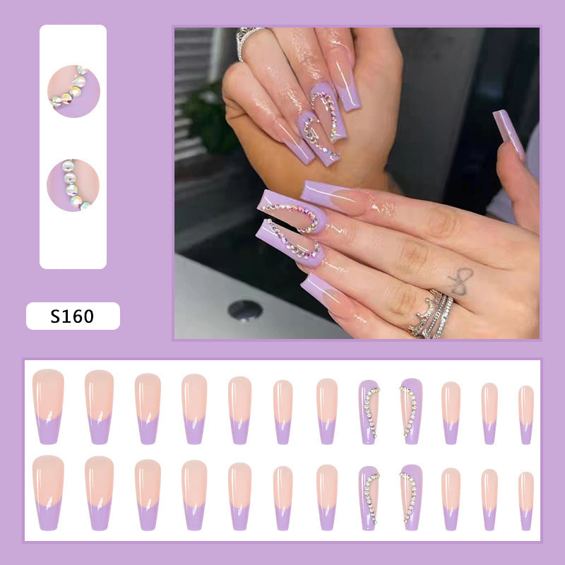 Nail art set with sparkling hearts and elegant glitter accents Kalsten