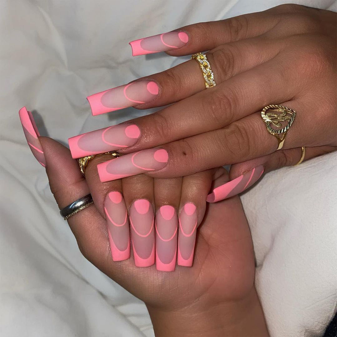 Creative Nail Art with Geometric Design Kalsten